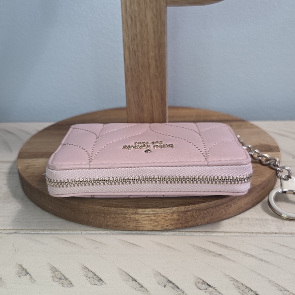Kate Spade Dani wallet in the Briar Lane Quilted in Rosy Cheeks Color, EUC - Picture 10 of 14